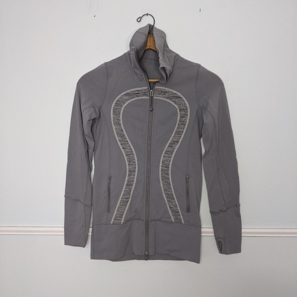 LULULEMON Gray In Stride Jacket Size 4 EUC - Picture 2 of 4
